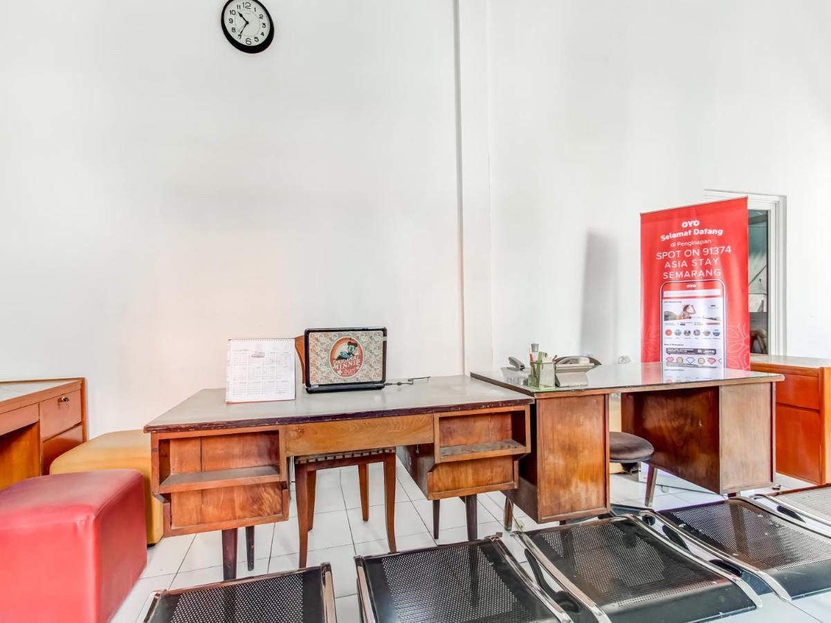 Oyo Life 91374 Asia Stay Semarang Syariah Eksteriør billede
