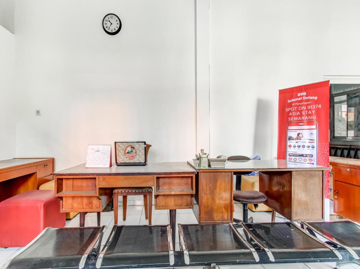 Oyo Life 91374 Asia Stay Semarang Syariah Eksteriør billede