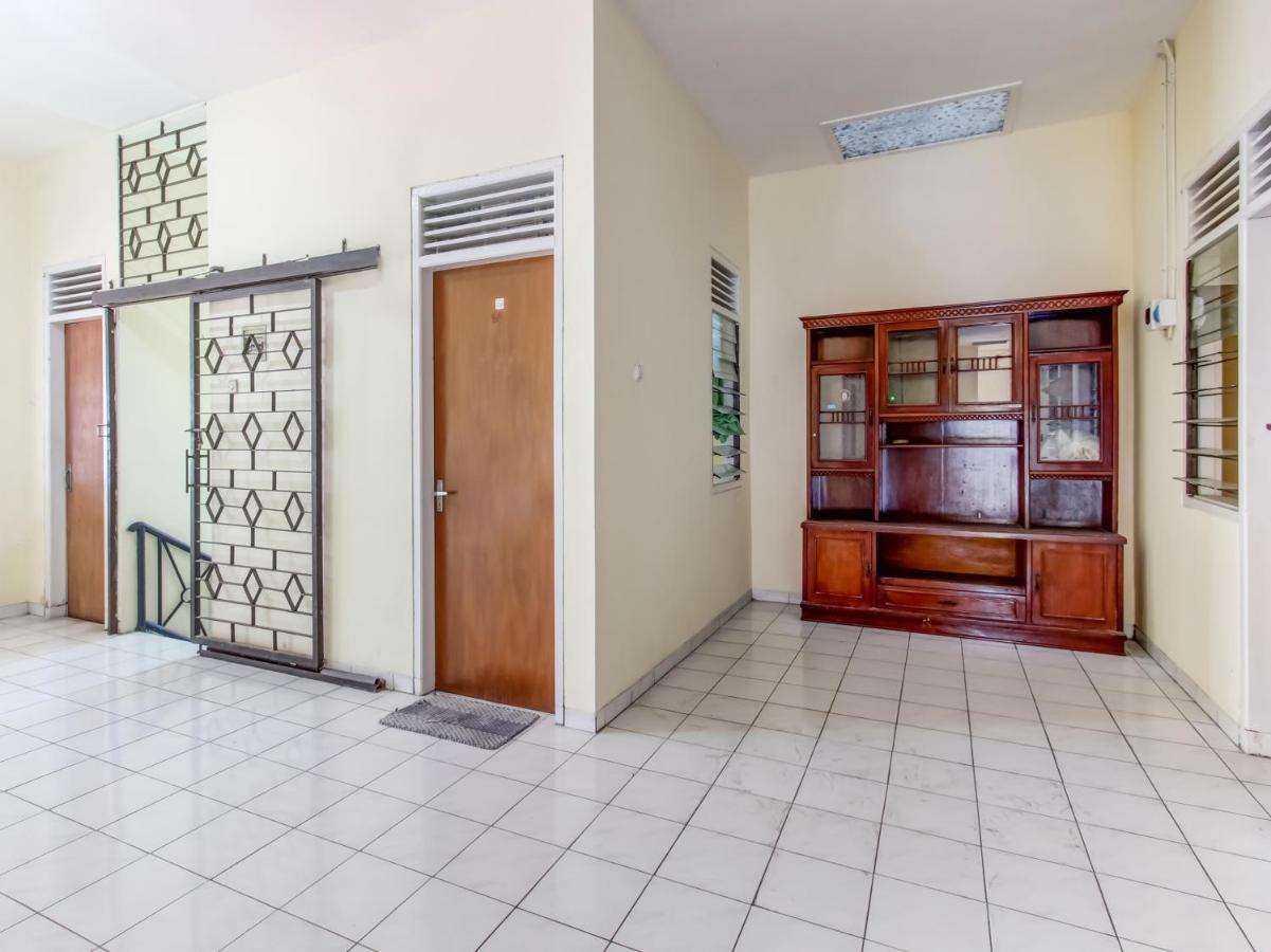 Oyo Life 91374 Asia Stay Semarang Syariah Eksteriør billede