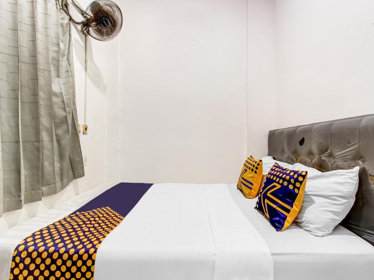 Oyo Life 91374 Asia Stay Semarang Syariah Eksteriør billede