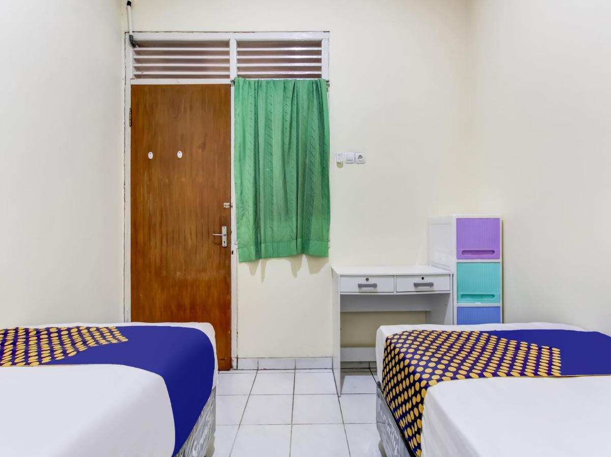 Oyo Life 91374 Asia Stay Semarang Syariah Eksteriør billede